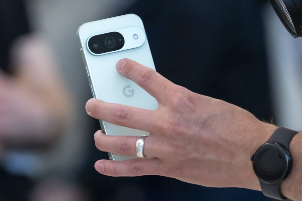 Google Team Pixel Reviewers Flag ‘Brand Love’ Requirement