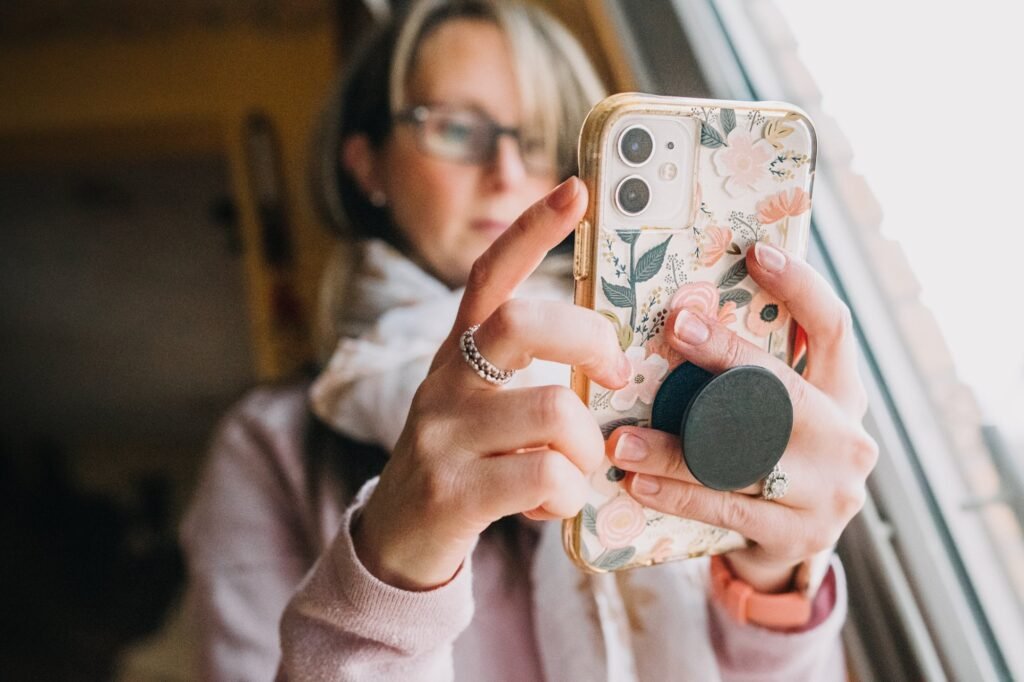 How to Find the Right Balance Between Screen Time and ‘Me’ Time