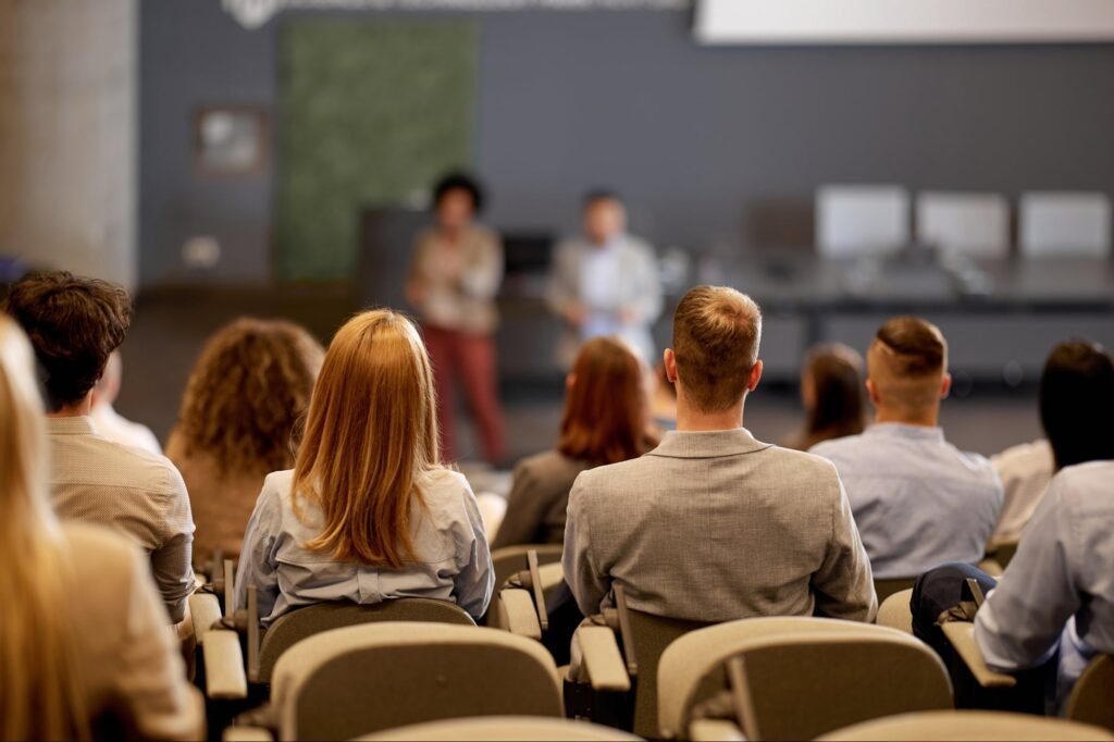 Why Measuring Attendance is Holding Your Team Back from Productivity