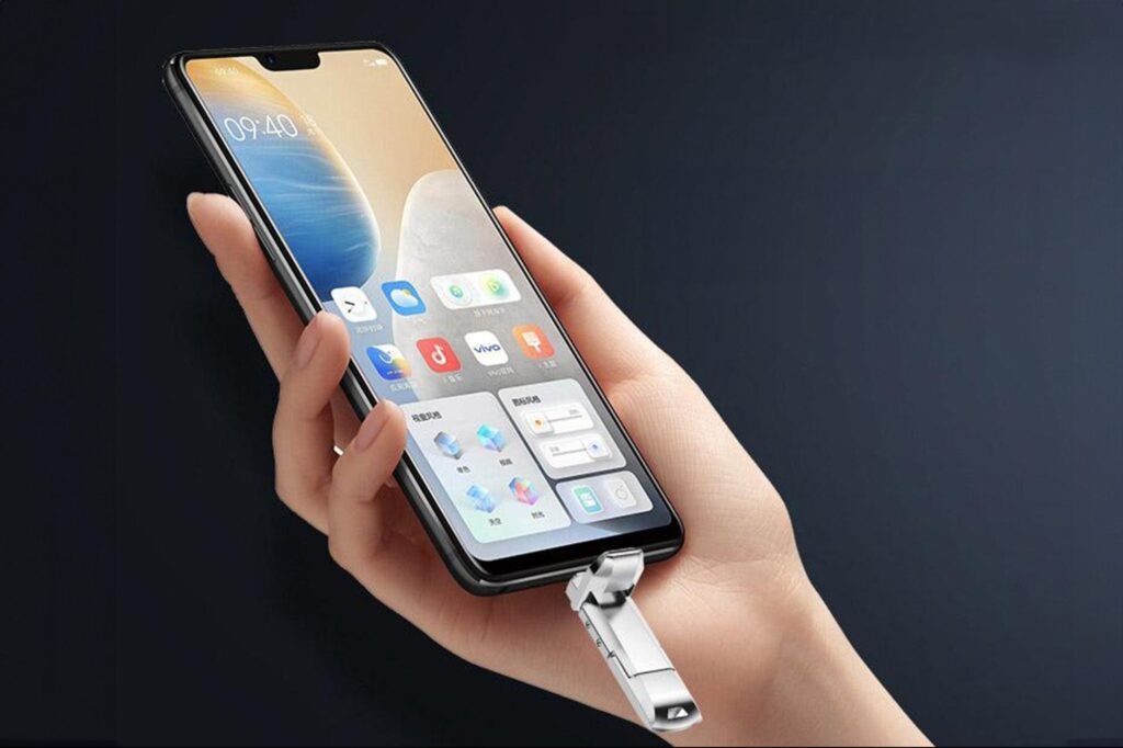 Get Plug-and-Play Simplicity Across Multiple Devices with This Handy Flash Drive